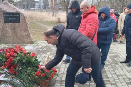 Херсонские коммунисты почтили память воинов-афганцев