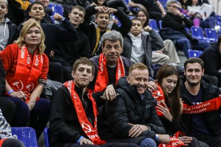 Тюменские коммунисты поддержали мини-футбольный клуб «КПРФ» на матче в Тюмени