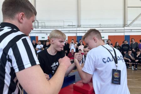 Самарская область. При поддержке КПРФ проведен турнир по армрестлингу