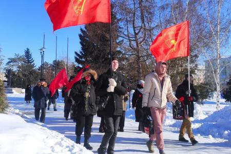 В Омске День Советской Армии актив КПРФ проведет агитационные рейды в село