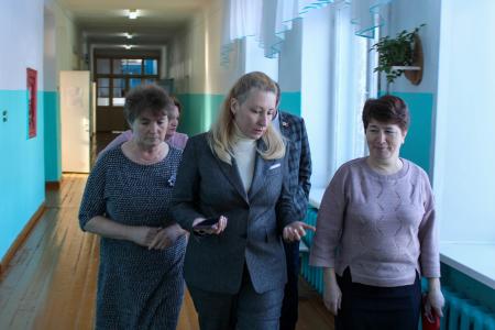 Мария Дробот вместе с депутатами КПРФ посетила школы и детские сады в Удмуртской Республике