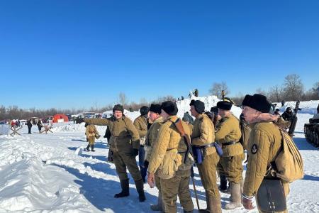 В Самарской области состоялась масштабная военно-историческая реконструкция «Линия фронта», приуроченная к 80-летию Ленинградско-Новгородской наступательной операции