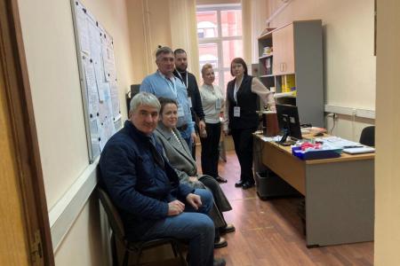 По поручению руководителя фракции КПРФ в Мособлдуме Александра Наумова проверены избирательные участки в Лобне и Яхроме