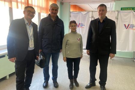 По поручению руководителя фракции КПРФ в Мособлдуме Александра Наумова проверен ход голосования на избирательных участках в городских округах Химки и Дмитровский