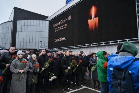 Руководитель фракции КПРФ в Мособлдуме Александр Наумов почтил память о погибших в «Крокус Сити Холле»
