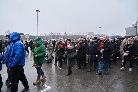 Руководитель фракции КПРФ в Мособлдуме Александр Наумов почтил память о погибших в «Крокус Сити Холле»