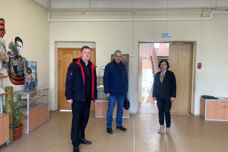 По поручению руководителя фракции КПРФ в Мособлдуме Александра Наумова проверен ход голосования на избирательных участках в городских округах Химки и Дмитровский