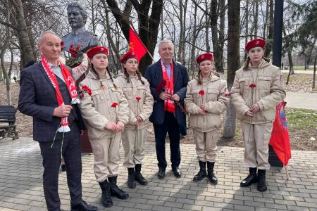 Краснодарский край, Белореченск. Коммунисты Краснодарского края и Республики Адыгея почтили память И.В. Сталина