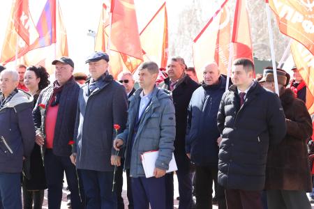 Кандидат в Президенты РФ Н.М. Харитонов вместе с делегацией КПРФ посетил в рамках рабочего визита в Сталинград музей-заповедник «Сталинградская битва»