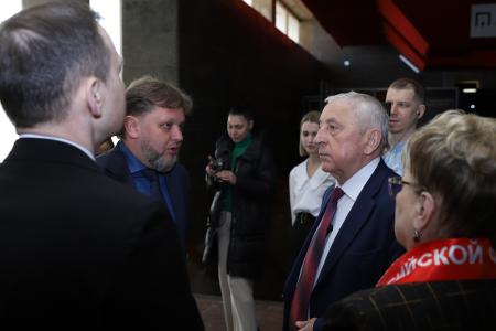 Кандидат в Президенты РФ Н.М. Харитонов вместе с делегацией КПРФ посетил в рамках рабочего визита в Сталинград музей-заповедник «Сталинградская битва»