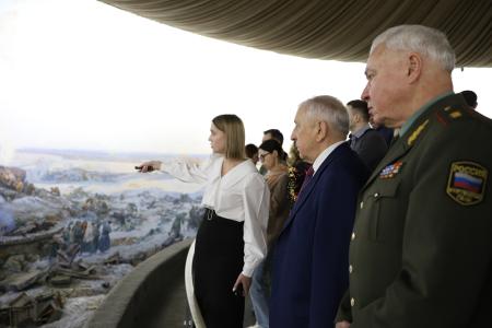 Кандидат в Президенты РФ Н.М. Харитонов вместе с делегацией КПРФ посетил в рамках рабочего визита в Сталинград музей-заповедник «Сталинградская битва»