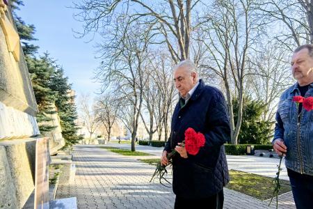 В Севастополе почтили память И.В. Сталина