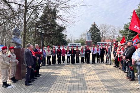 Краснодарский край, Белореченск. Коммунисты Краснодарского края и Республики Адыгея почтили память И.В. Сталина