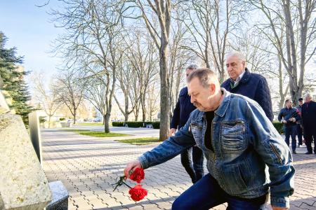 В Севастополе почтили память И.В. Сталина