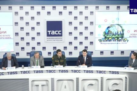Олег Лебедев вместе с руководителем Рослесхоза Иваном Советниковым на пресс-конференции в ТАСС рассказали  о цифровизации лесного хозяйства России