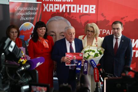 Н.М. Харитонов встретился с участницами ВЖС - «Надежда России» и представительницами женских организаций
