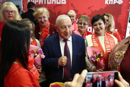 Н.М. Харитонов встретился с участницами ВЖС - «Надежда России» и представительницами женских организаций
