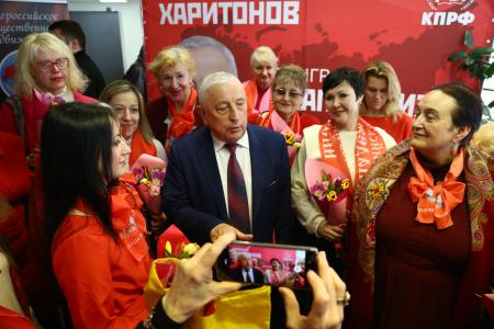 Н.М. Харитонов встретился с участницами ВЖС - «Надежда России» и представительницами женских организаций