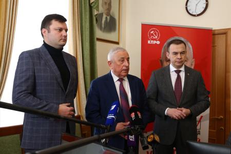 «Нам чужого не надо, но и своего не отдадим!» Кандидат в Президенты РФ Н.М. Харитонов встретился в Москве с группой контроля за ходом голосования «Красный контроль»