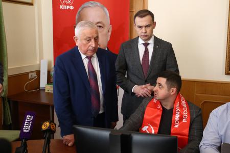 «Нам чужого не надо, но и своего не отдадим!» Кандидат в Президенты РФ Н.М. Харитонов встретился в Москве с группой контроля за ходом голосования «Красный контроль»