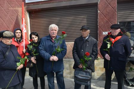 Коммунисты Дагестана почтили память И.В. Сталина