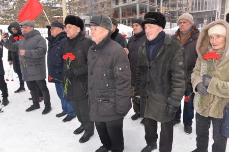 71 год без вождя: в Новосибирске почтили память Иосифа Сталина