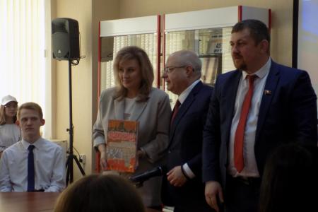 Воронежская область. Депутаты от КПРФ Сергей Гаврилов и Александр Шабунин встретились с учащимися Семилукского колледжа