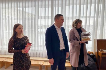 Ульяновские коммунисты в преддверии самого весеннего и теплого праздника — 8 марта, традиционно поздравляют всех женщин!