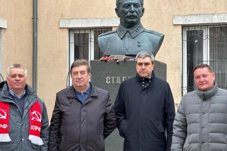 Ставрополь. Очередной гумконвой КПРФ доставлен в ЛНР