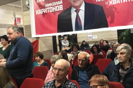 Коммунисты Карачаево-Черкесии вместе с земляками на трудном пути к Победе