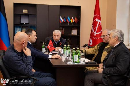 Делегация во главе с К.К. Тайсаевым работает в Донецкой Народной Республике