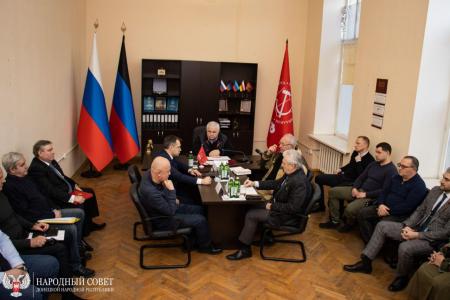 Делегация во главе с К.К. Тайсаевым работает в Донецкой Народной Республике