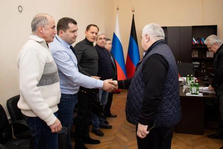 Делегация во главе с К.К. Тайсаевым работает в Донецкой Народной Республике