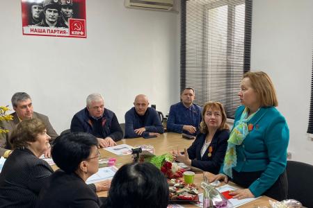 Делегация КПРФ во главе с К.К. Тайсаевым работает в Луганской Народной Республике