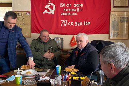 Делегация КПРФ во главе с К.К. Тайсаевым работает в Луганской Народной Республике