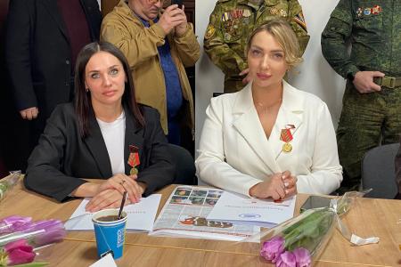 Делегация КПРФ во главе с К.К. Тайсаевым работает в Луганской Народной Республике