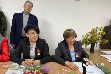 Делегация КПРФ во главе с К.К. Тайсаевым работает в Луганской Народной Республике
