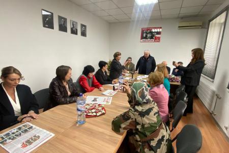 Делегация КПРФ во главе с К.К. Тайсаевым работает в Луганской Народной Республике