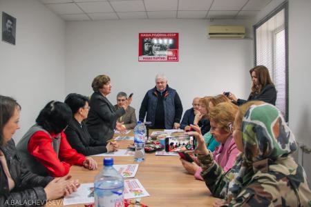 Делегация КПРФ во главе с К.К. Тайсаевым работает в Луганской Народной Республике