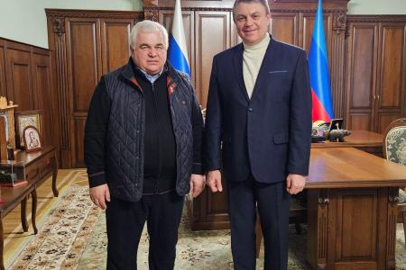 Делегация КПРФ во главе с К.К. Тайсаевым продолжает работу в Луганской Народной Республике
