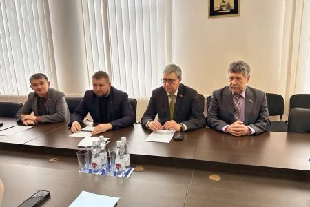 Делегация КПРФ во главе с К.К. Тайсаевым продолжает работу в Луганской Народной Республике