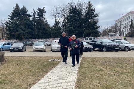 Делегация КПРФ во главе с К.К. Тайсаевым продолжает работу в Луганской Народной Республике