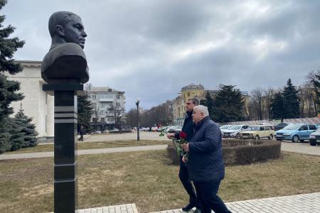 Делегация КПРФ во главе с К.К. Тайсаевым продолжает работу в Луганской Народной Республике