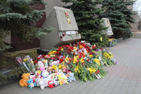 В Севастополе почтили память жертв теракта в «Крокус Сити Холле»