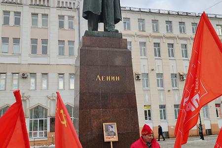 Коммунисты города Иваново почтили память И.В. Сталина
