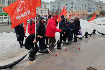 Коммунисты города Иваново почтили память И.В. Сталина