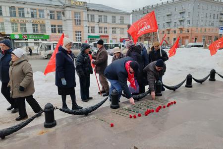 Коммунисты города Иваново почтили память И.В. Сталина