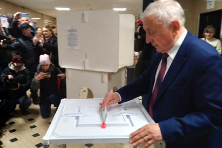 Н.М. Харитонов проголосовал на своем избирательном участке в Москве