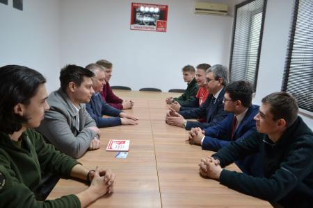 Воронежские коммунисты направились с гуманитарным грузом в Луганск