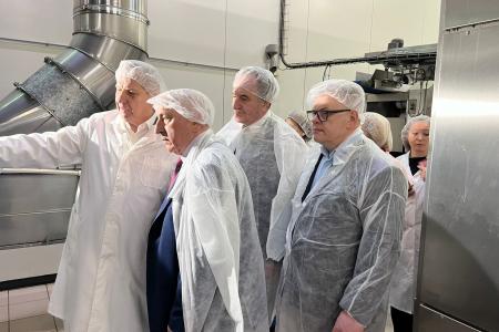 Кандидат в Президенты РФ от КПРФ Николай Харитонов посетил ЗАО «Щёлковохлеб» в Подмосковье